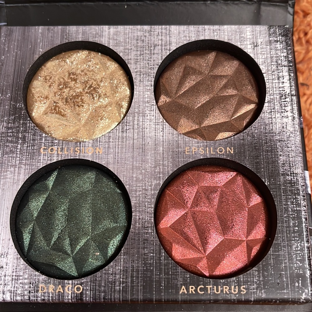 Linda Hallberg Metallic Mysteries II